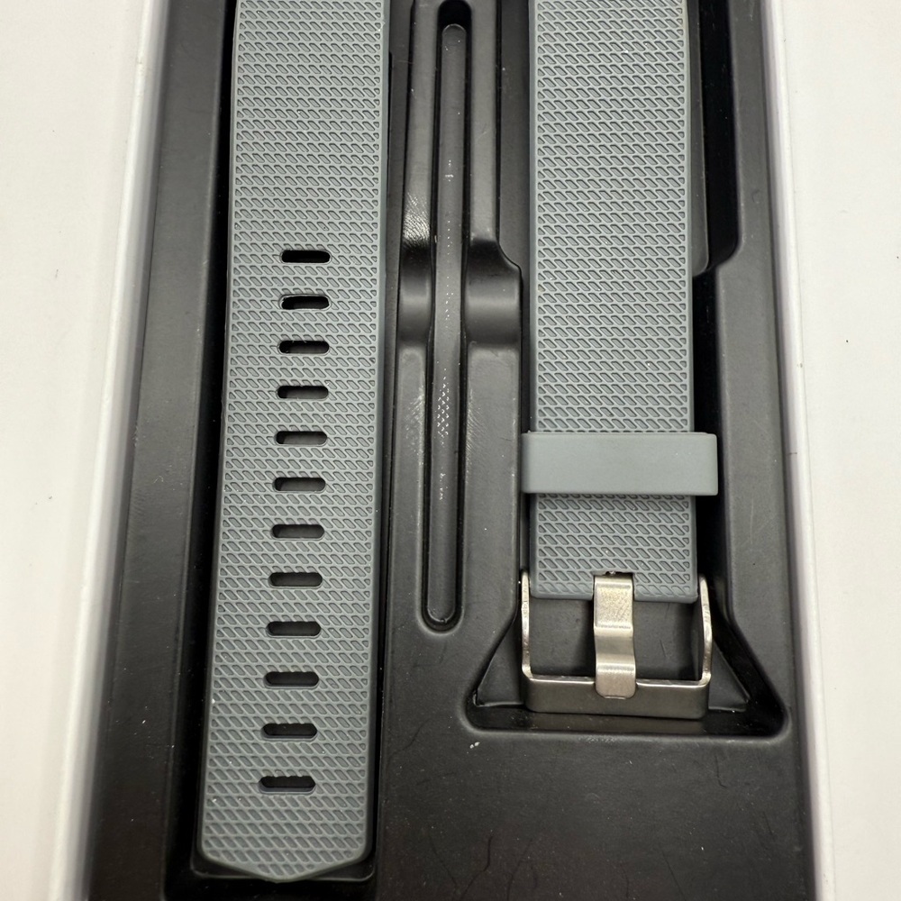 Fitbit Charge 2 tracker Grey Watch Band Size Large - Picture 2 of 6